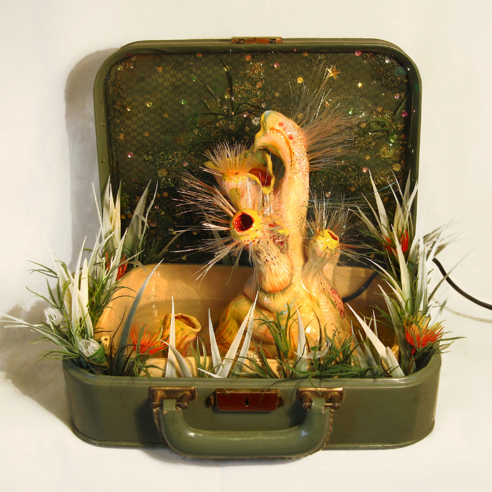 suitcase-fountain-2